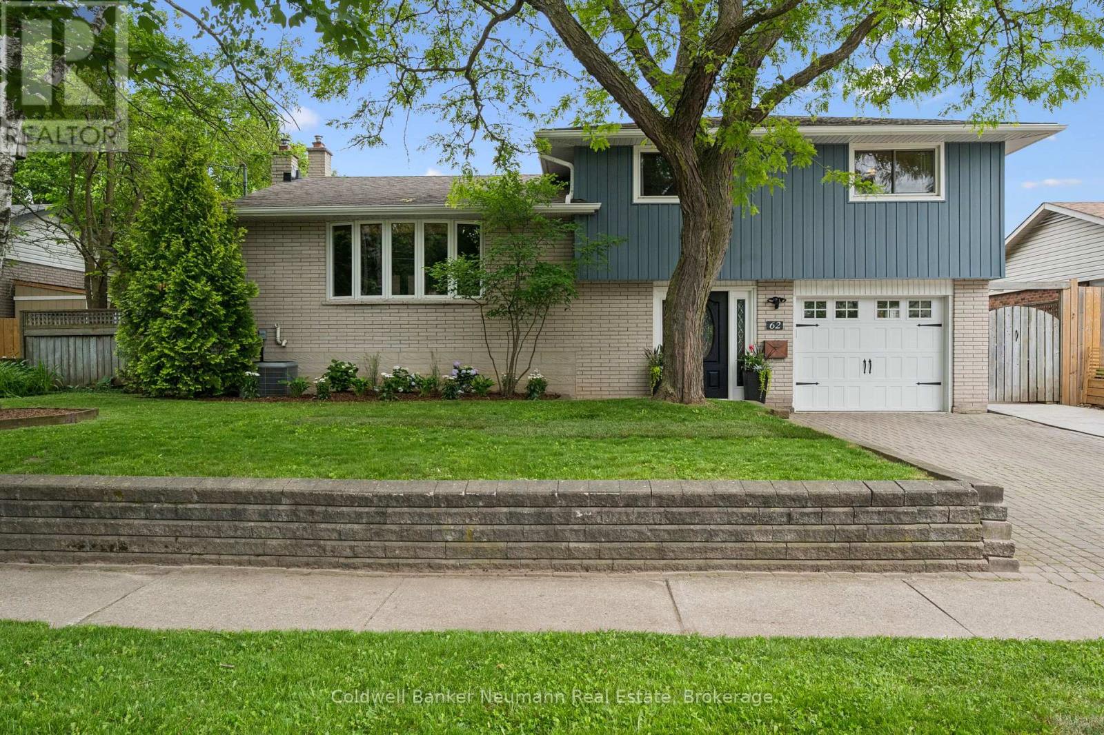 62 GLENBURNIE DRIVE, Guelph (Grange Road)