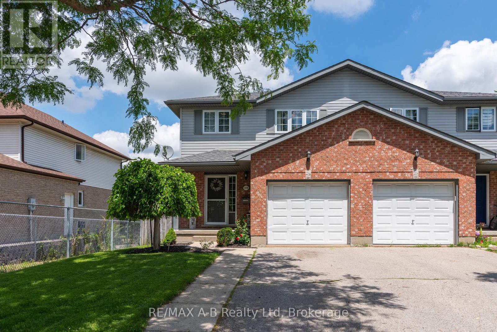 108 WALSH CRESCENT, Stratford
