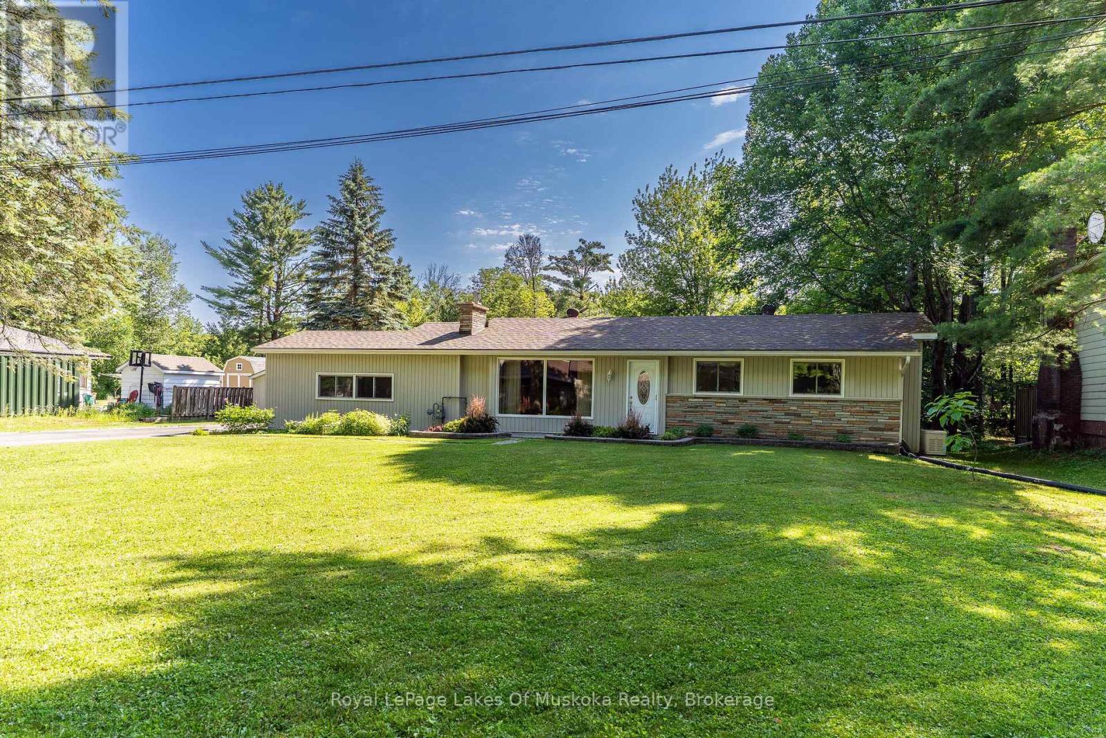 130 ROBINSON AVENUE, Gravenhurst (Muskoka (S))