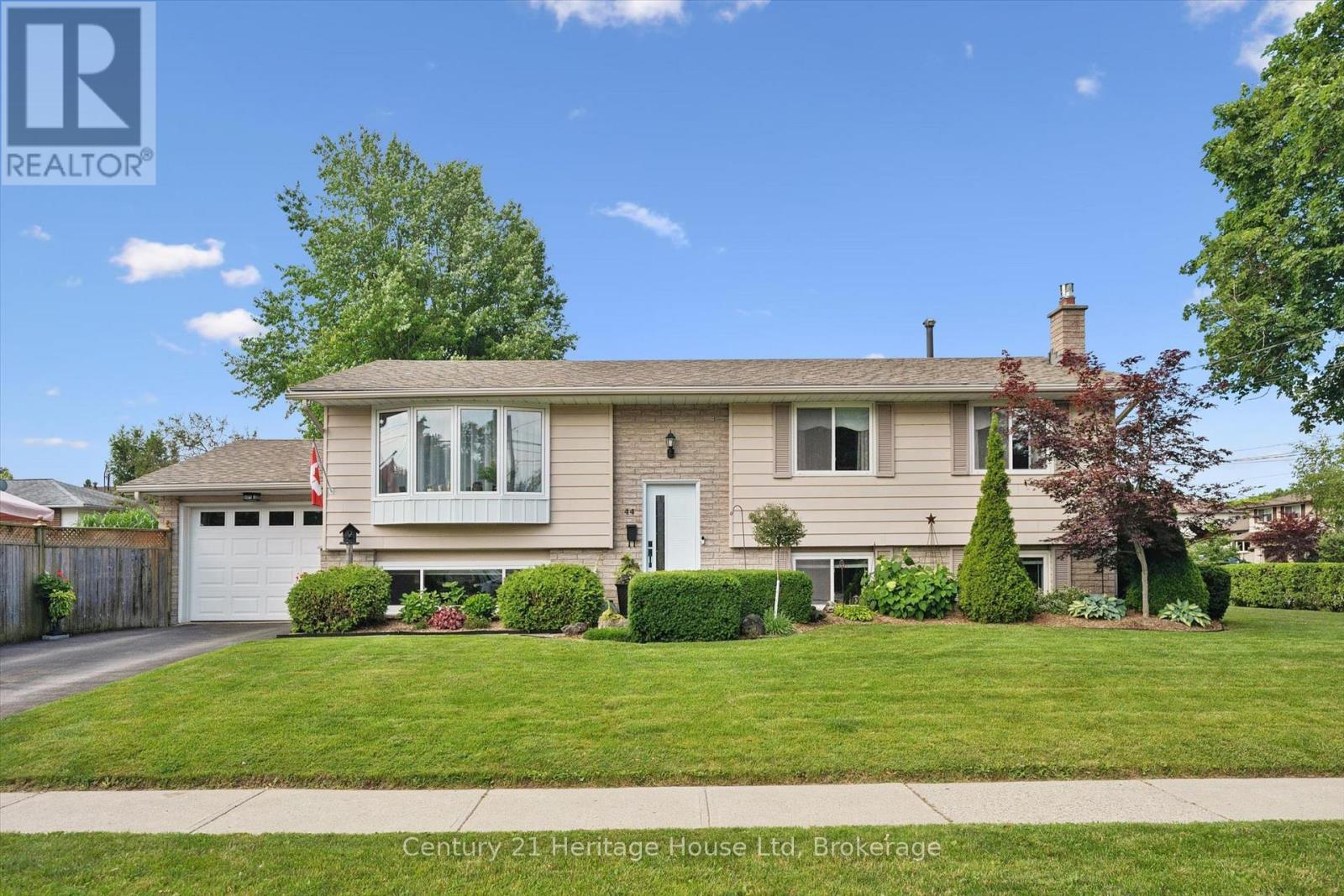44 INVERNESS DRIVE, Guelph (Victoria North)