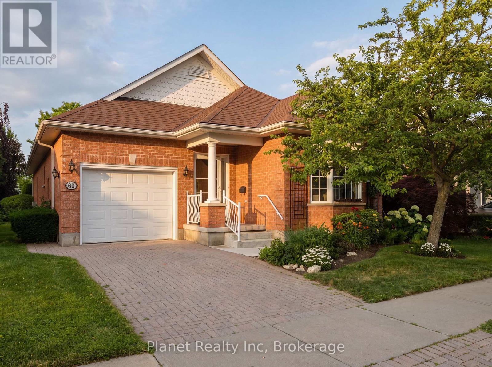 60 BASSWOOD DRIVE, Guelph (Village By The Arboretum)