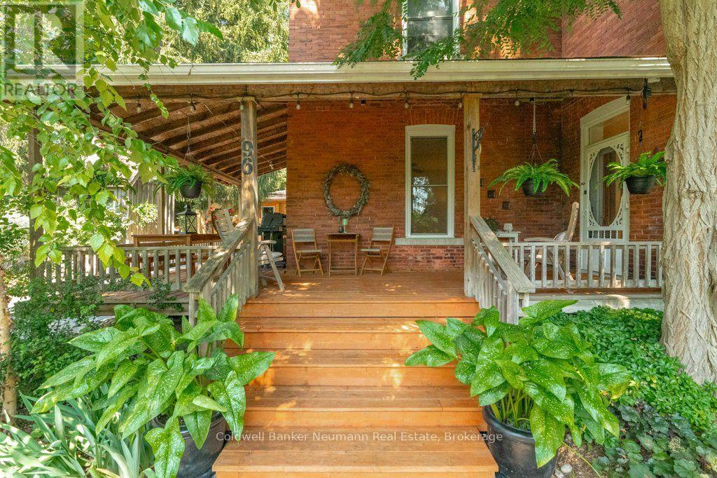 96 GROVE STREET, Guelph (St. George s)