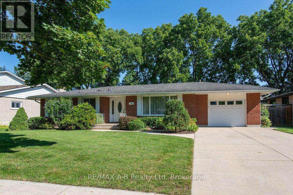 174 NEAL AVENUE, Stratford
