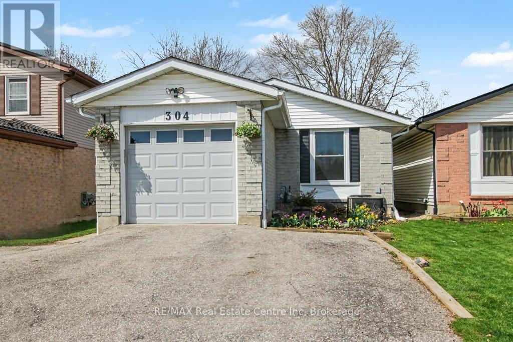 304 AUDEN ROAD, Guelph (Grange Road)