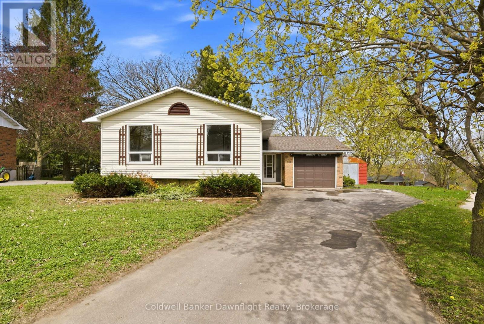 516 MAITLAND COURT, North Huron (Wingham)