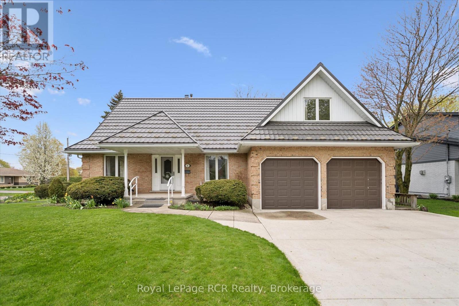 5 JACKSON CRESCENT, North Perth (Listowel)