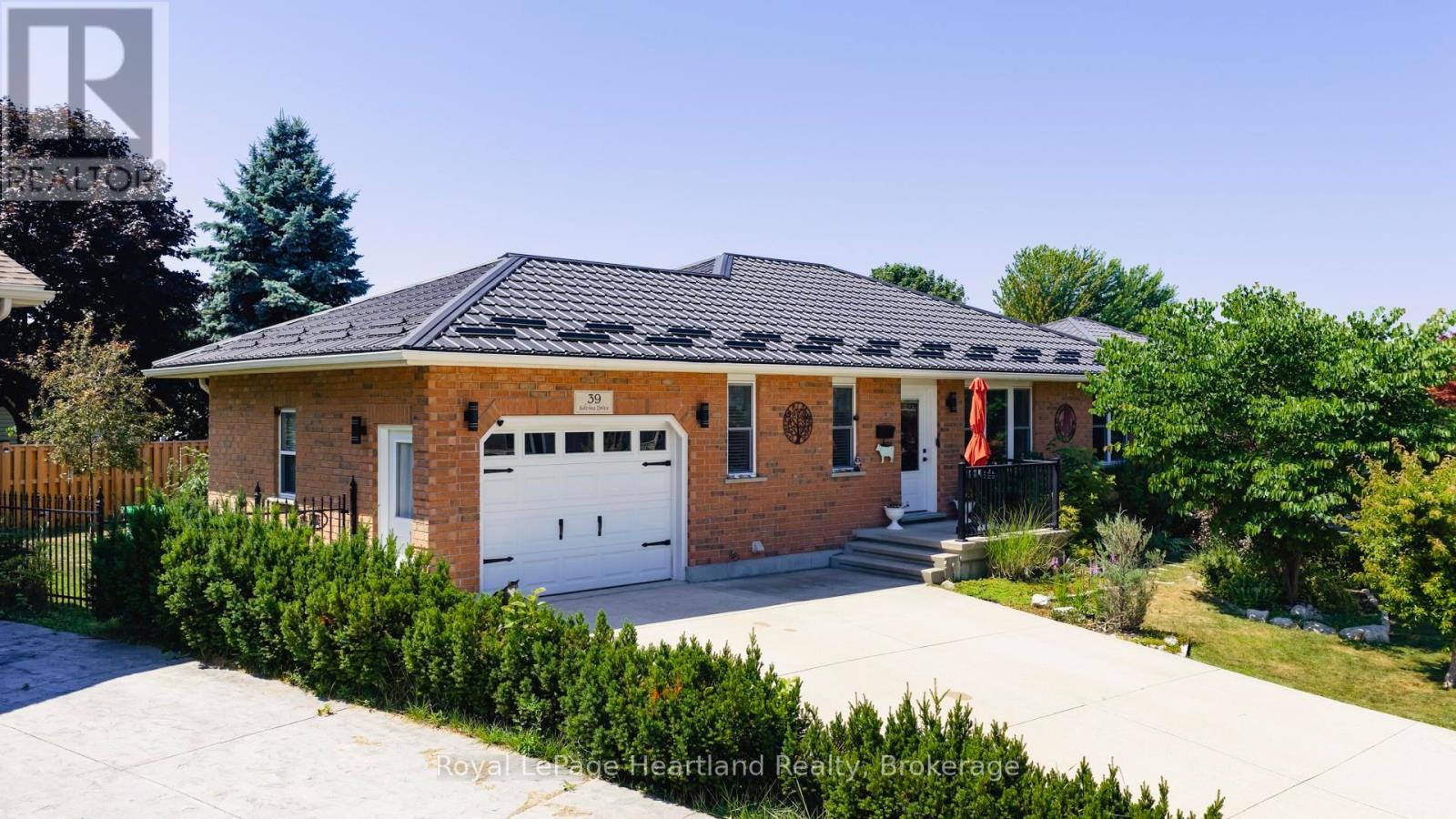 39 BALVINA DRIVE W, Goderich (Goderich (Town))