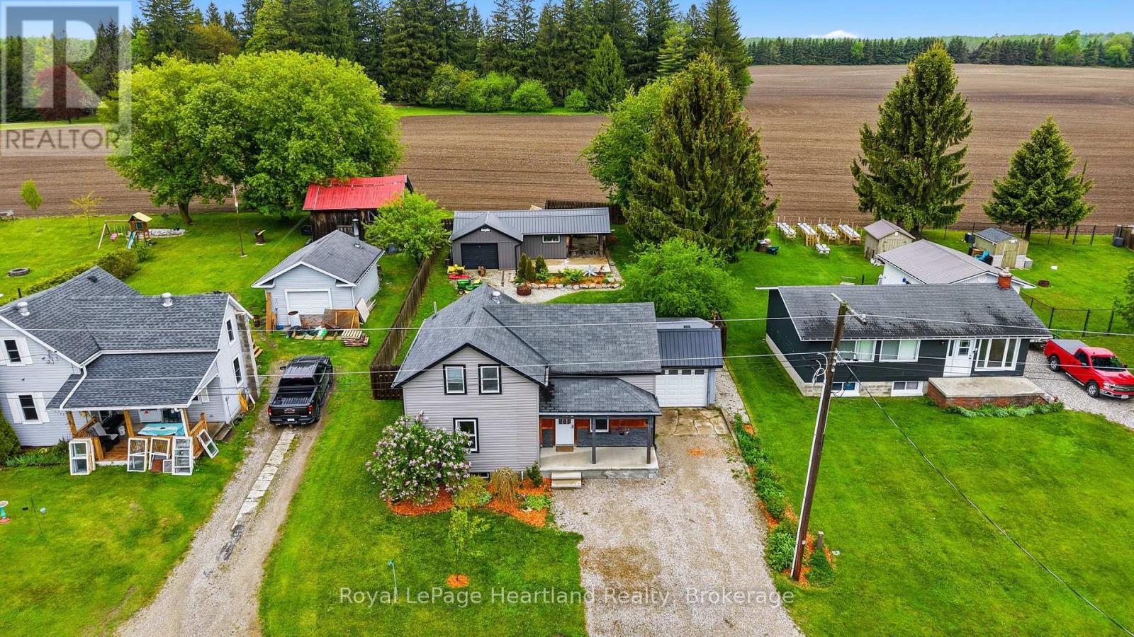 19 WHITECHURCH STREET, Huron-Kinloss