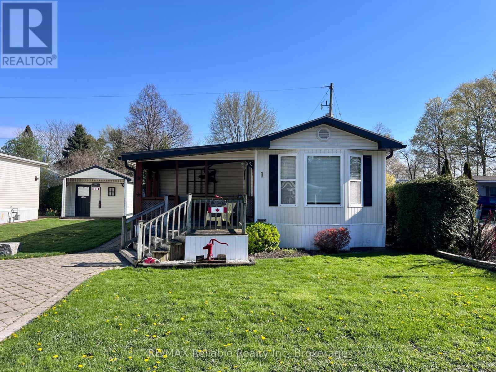 1 CLUB TERRACE - 77307 BLUEWATER HIGHWAY, Bluewater (Bayfield)