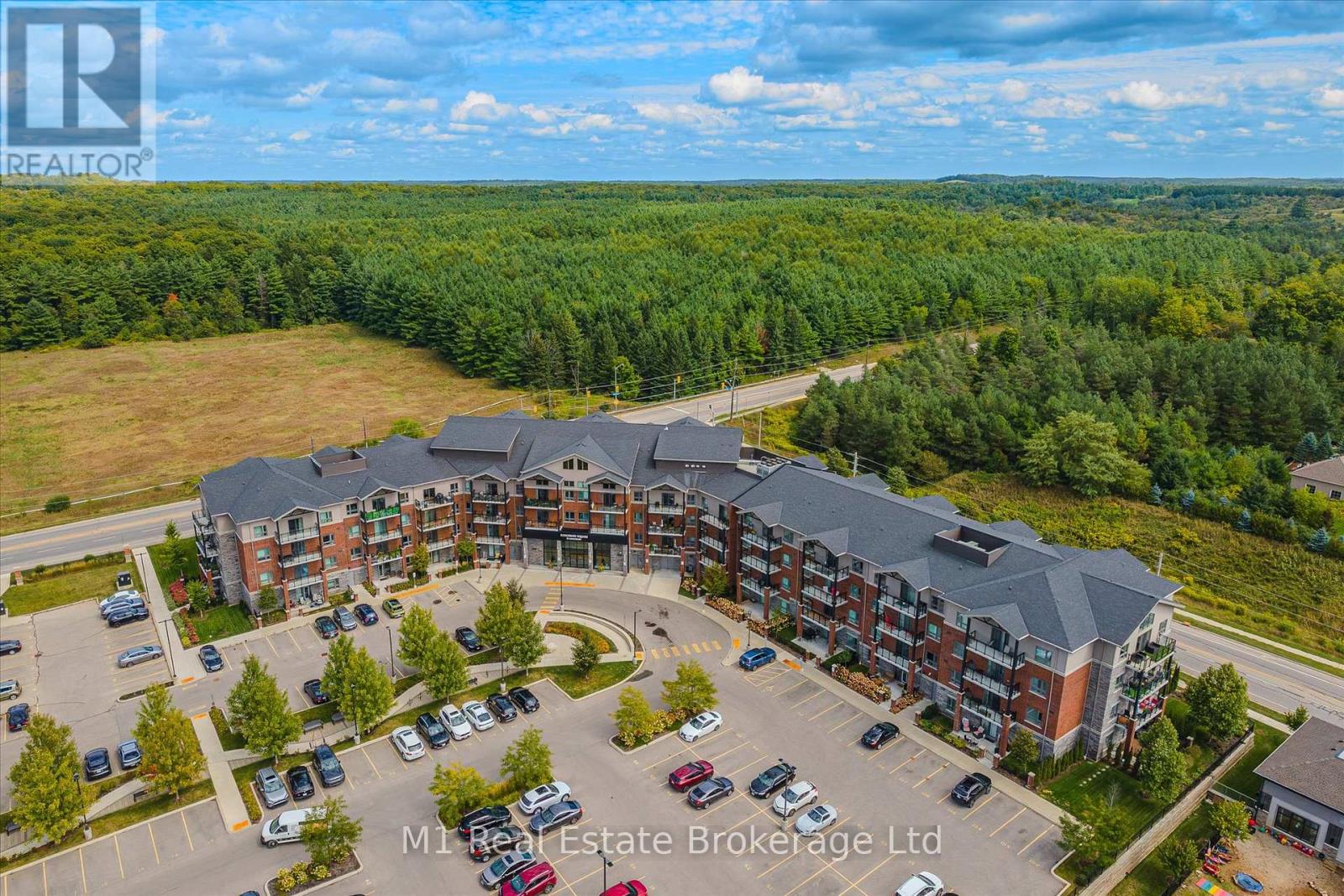215 - 35 KINGSBURY SQUARE, Guelph (Pineridge/Westminster Woods)