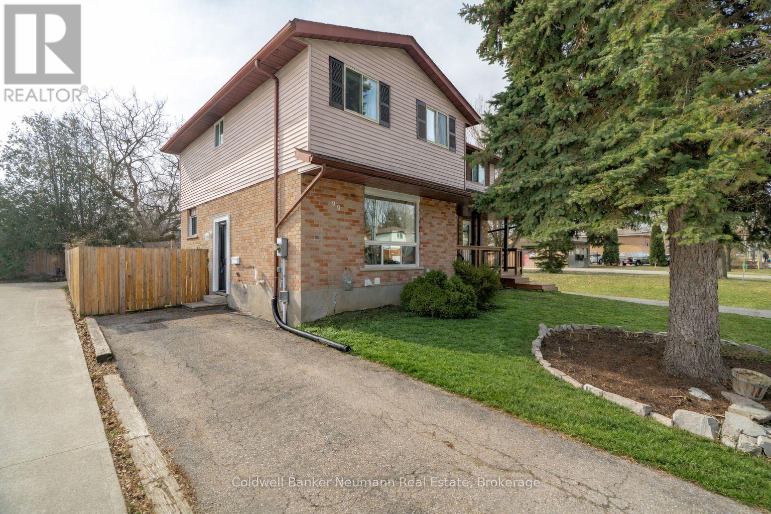 99 EMMA STREET, Guelph (General Hospital)