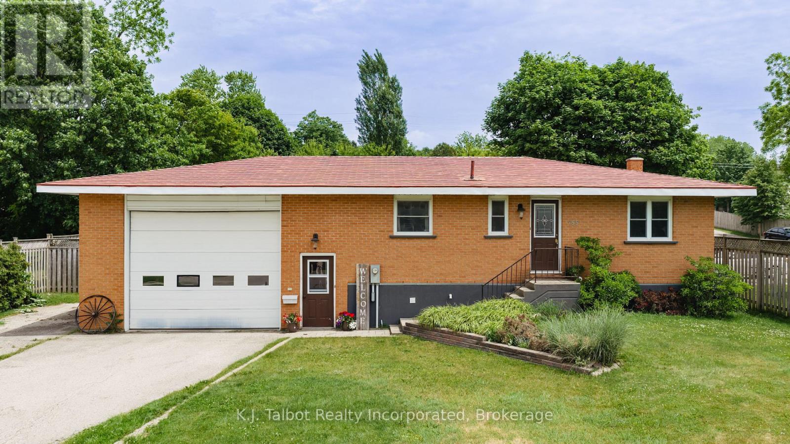 155 JAMES STREET, Central Huron (Clinton)