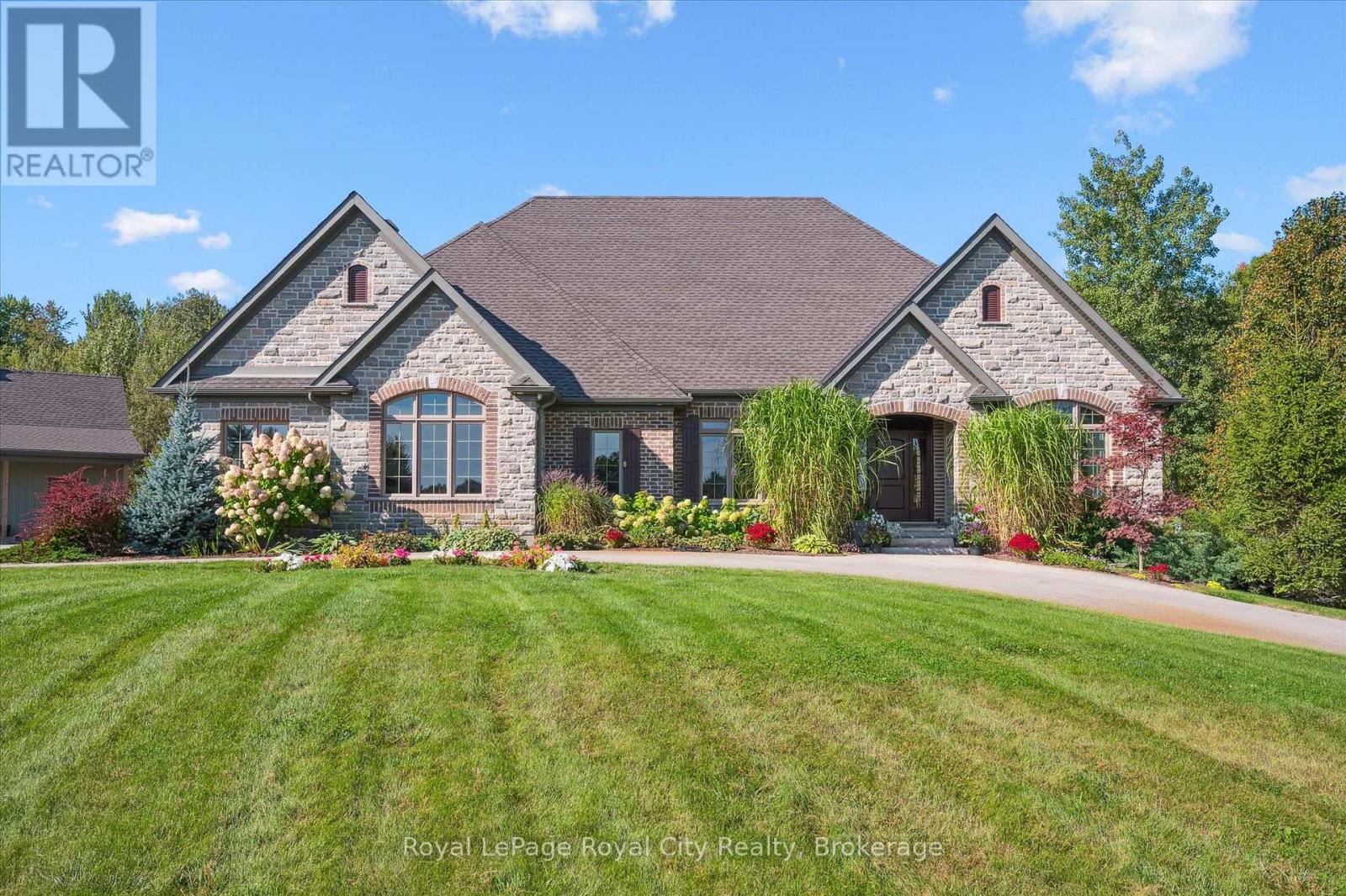 28 SERENA LANE, Guelph (Pineridge/Westminster Woods)