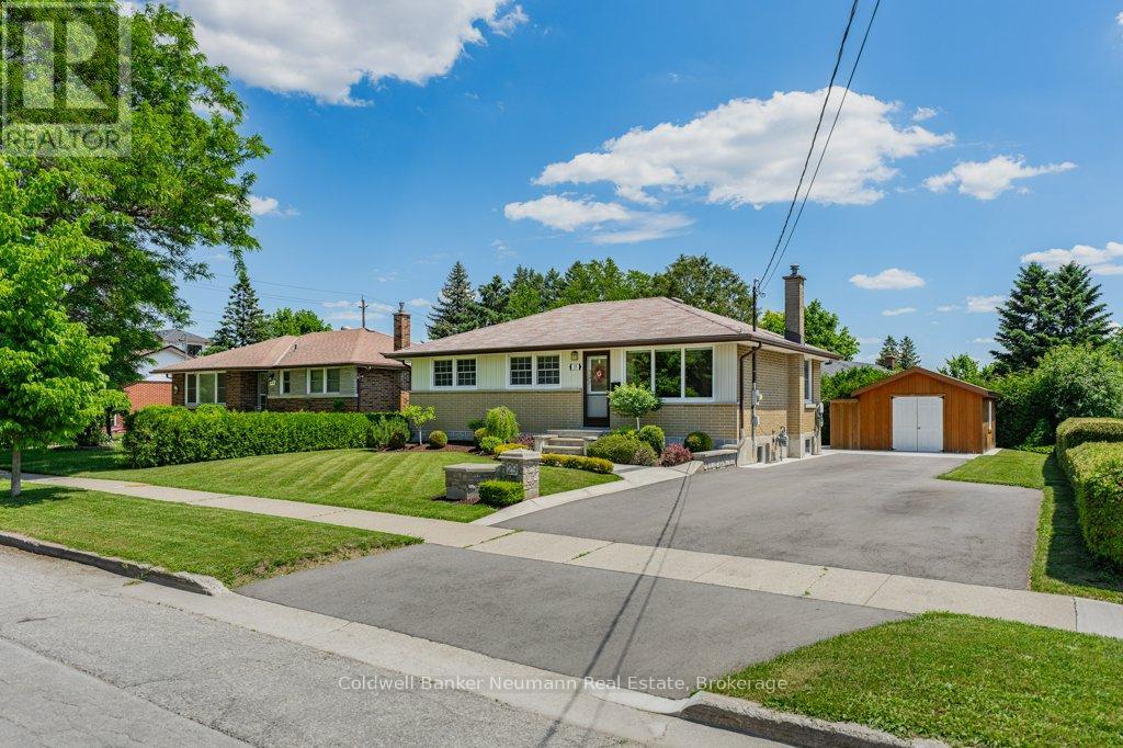 29 DELMAR BOULEVARD, Guelph (St. George s)