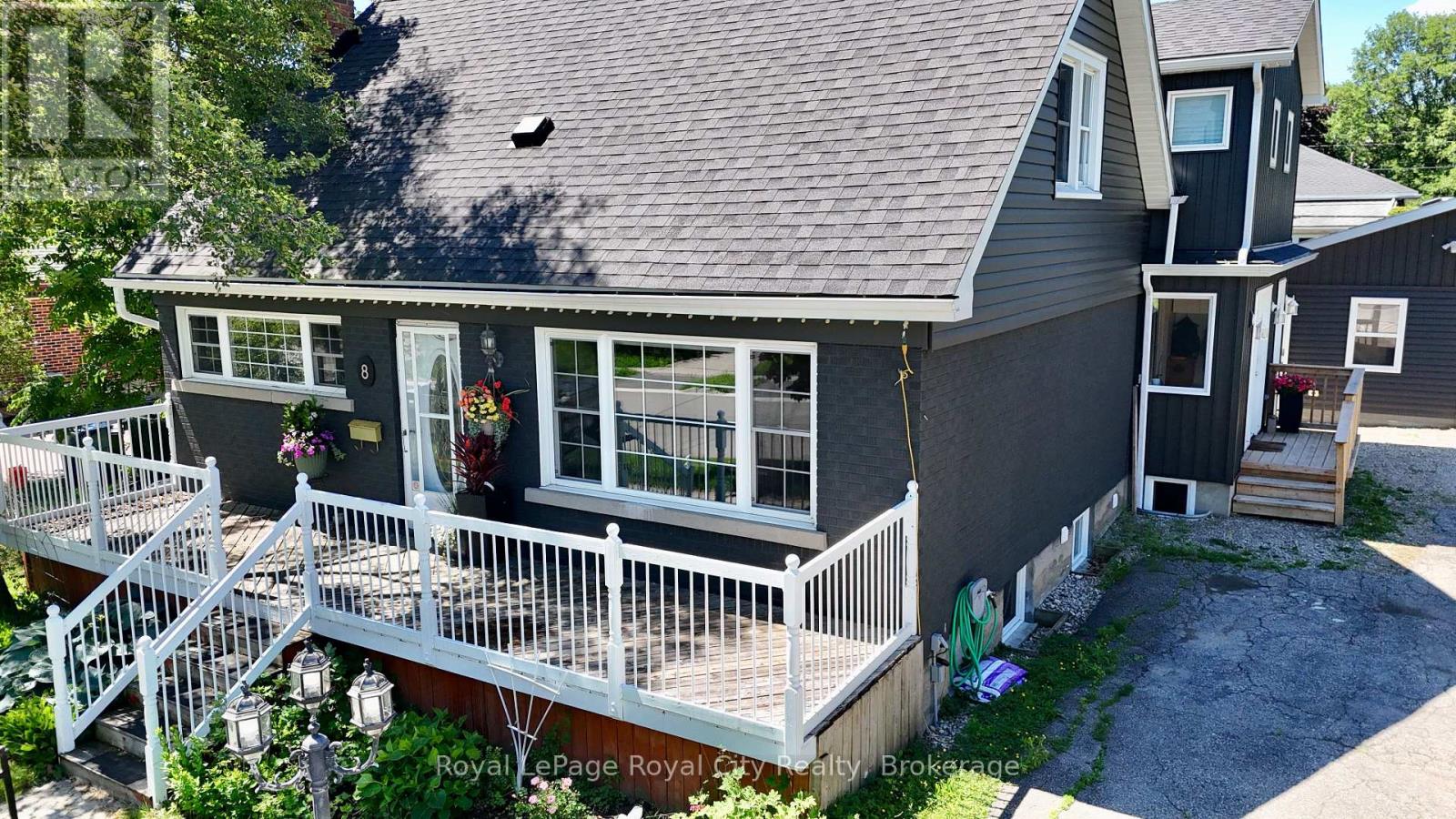 8 ROSEWOOD AVENUE, Guelph (Junction/Onward Willow)