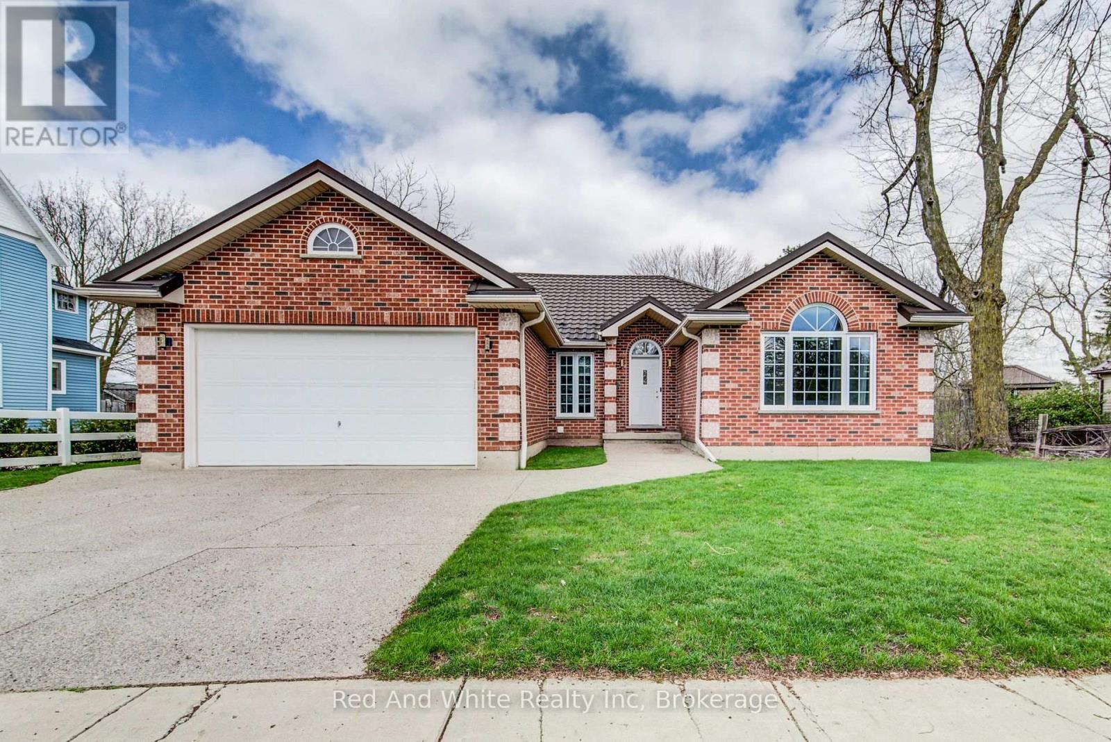 5239 AMENT LINE, Wellesley