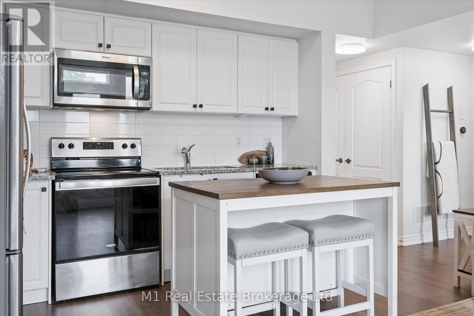 279 LAW DRIVE, Guelph (Grange Road)