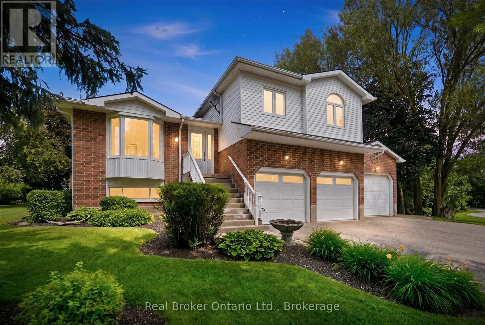 170 ELMSLIE PLACE, Centre Wellington