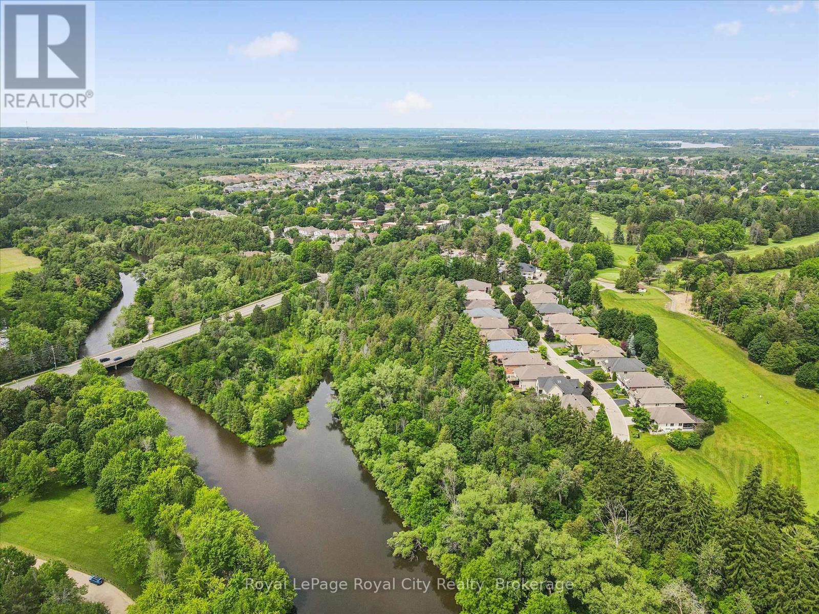 17 FAIRWAY LANE, Guelph (Riverside Park)