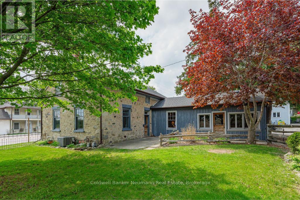 52 BROCK ROAD S, Puslinch (Aberfoyle)