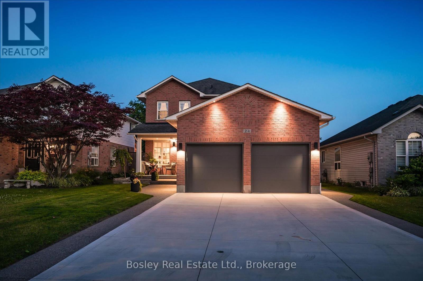 24 WATSON CRESCENT, North Dumfries