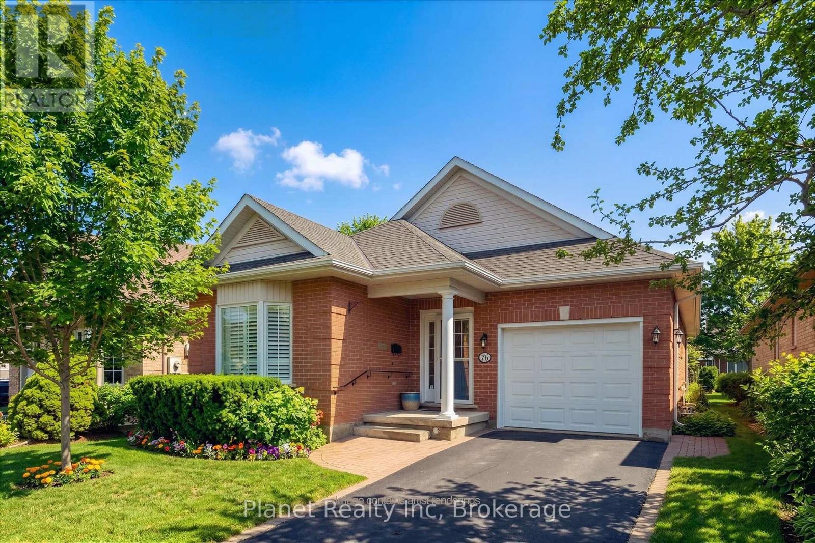 16 WINTERBERRY LANE, Guelph (Village By The Arboretum)