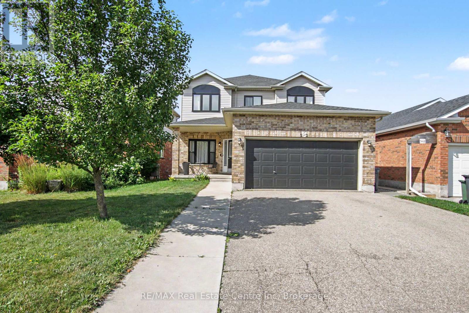 52 WASHBURN DRIVE, Guelph (Grange Road)