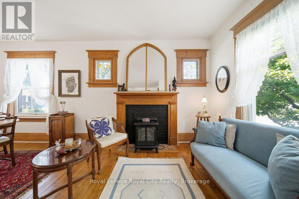 66 RAGLAN STREET, Guelph (Junction/Onward Willow)