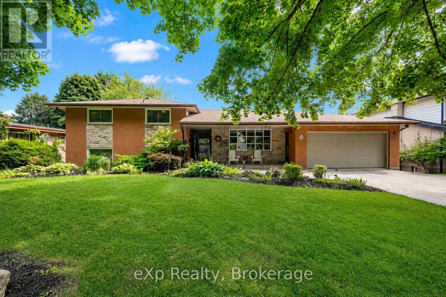 8 MALVERN CRESCENT, Guelph (Pineridge/Westminster Woods)