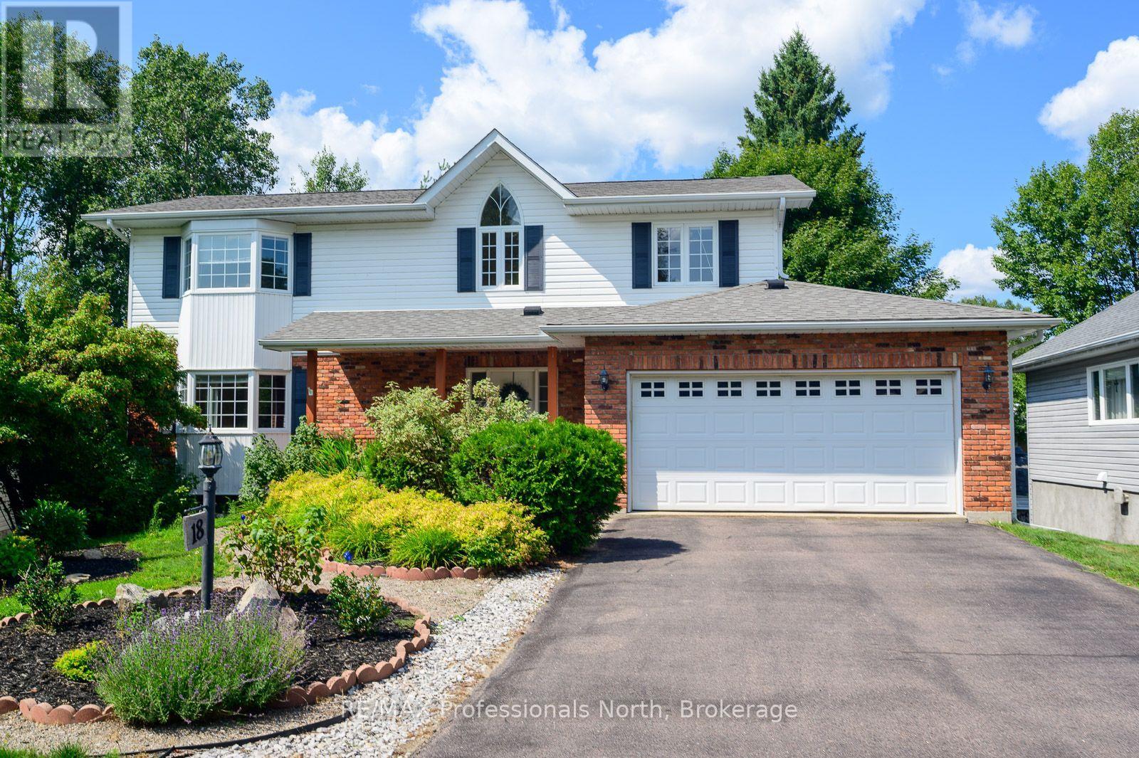 18 HERITAGE CRESCENT, Huntsville
