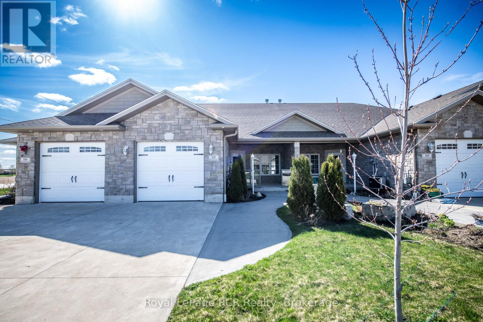 102 BROOMER CRESCENT, Wellington North (Mount Forest)