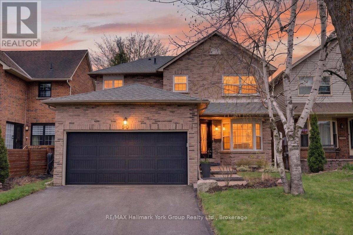 50 MCLEOD DRIVE, Aurora (Aurora Heights)