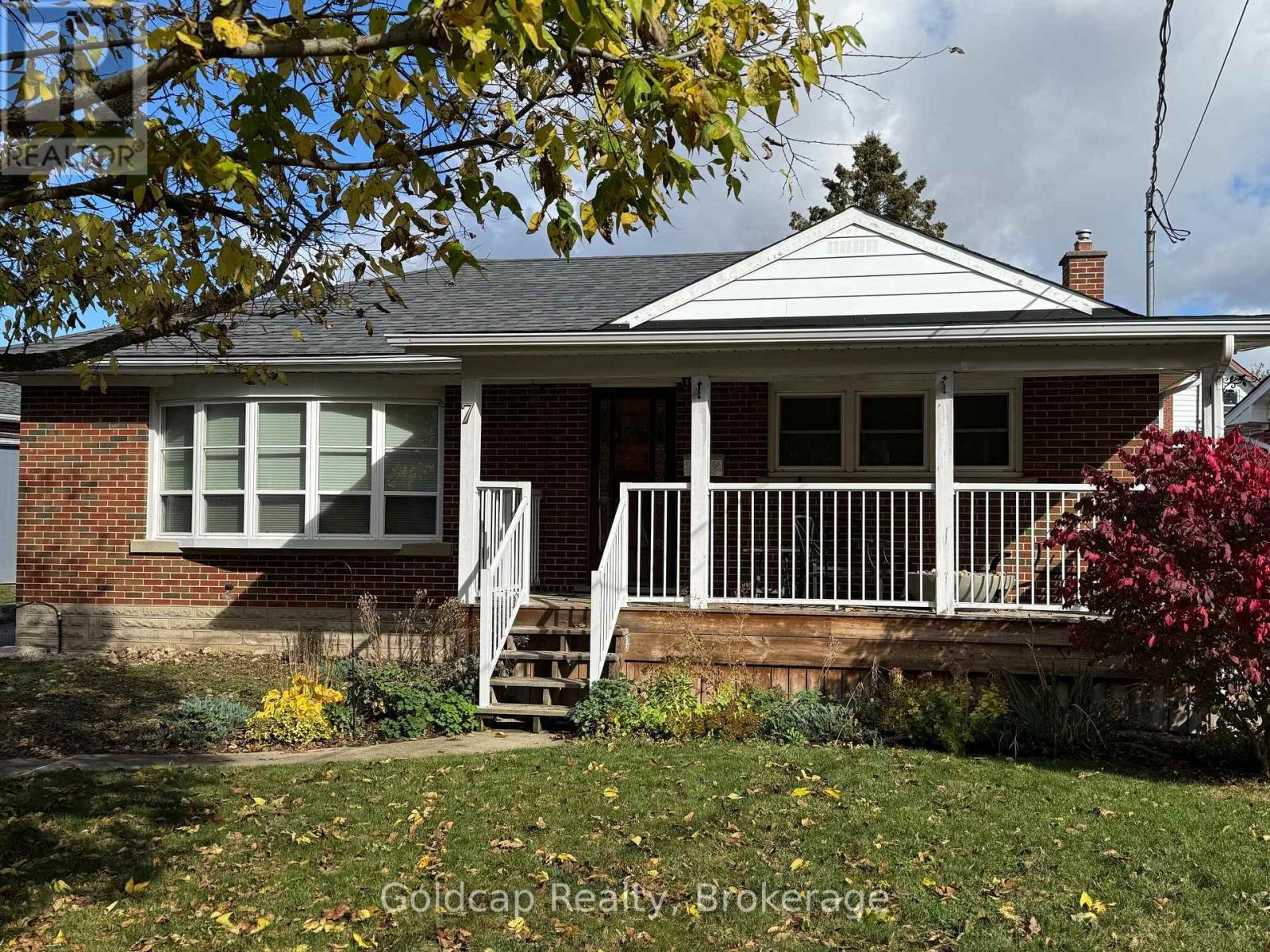 7 SKOV CRESCENT, Guelph (General Hospital)