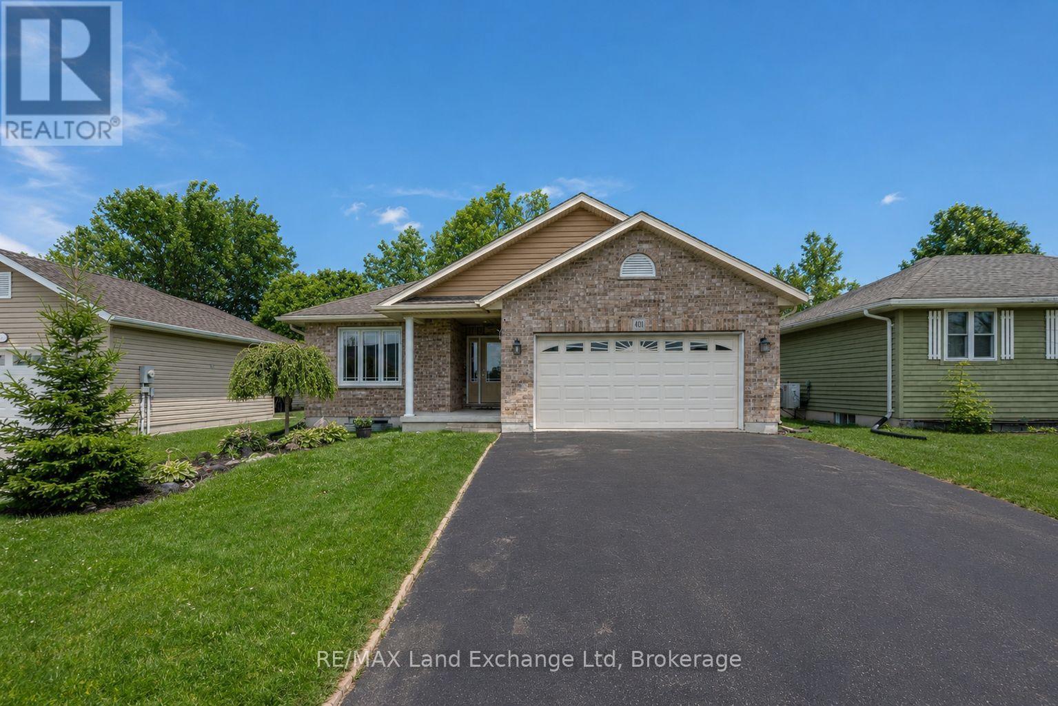 401 CARLING TERRACE, North Huron (Wingham)