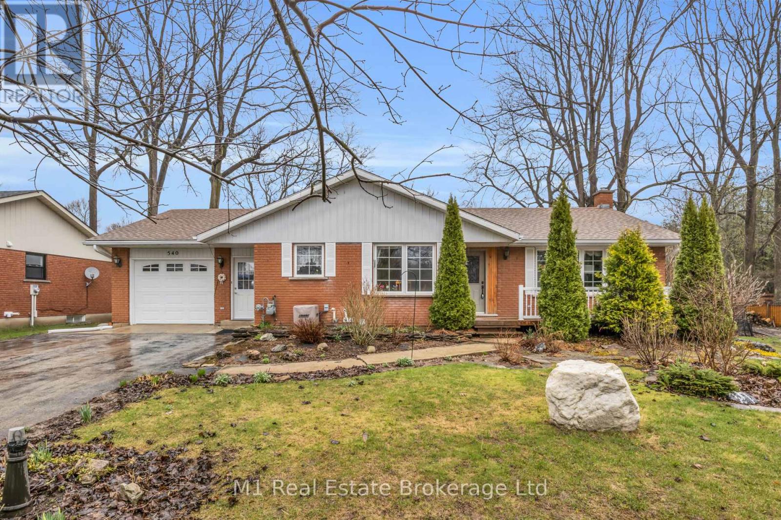 540 CHURCH CRESCENT, Wellington North (Mount Forest)