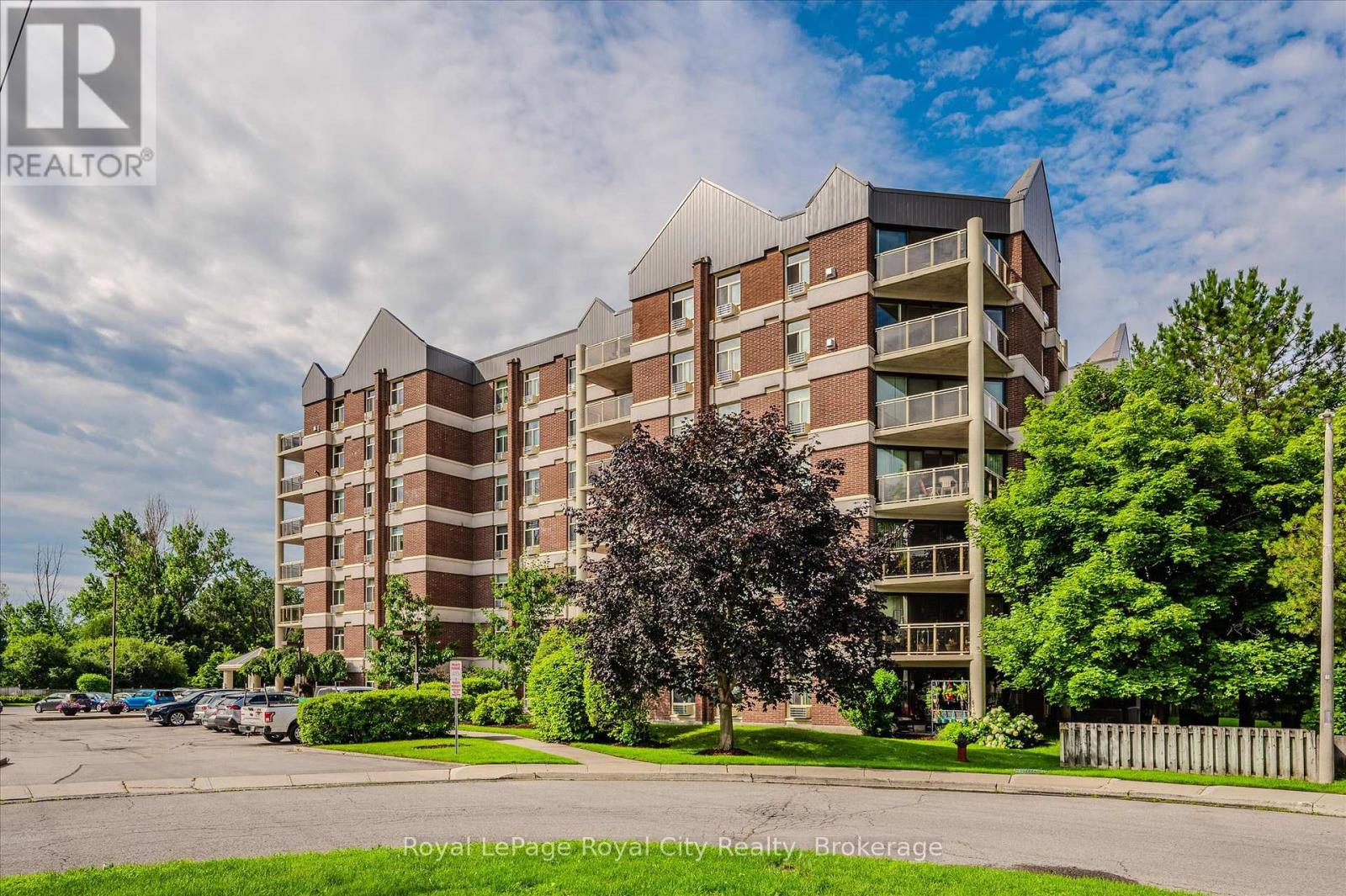 507 - 8 CHRISTOPHER COURT, Guelph (Kortright West)