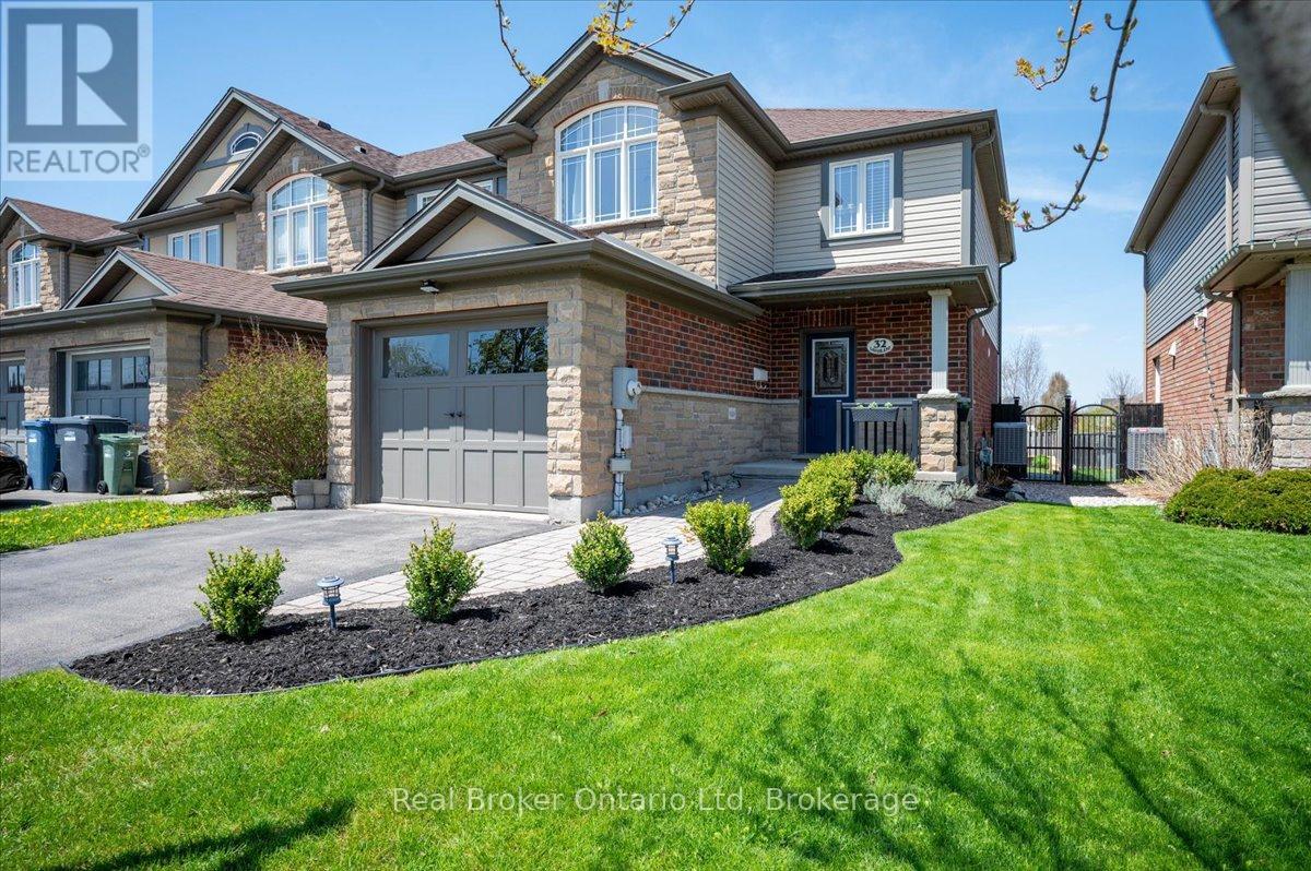 32 LAUGHLAND LANE, Guelph (Pineridge/Westminster Woods)
