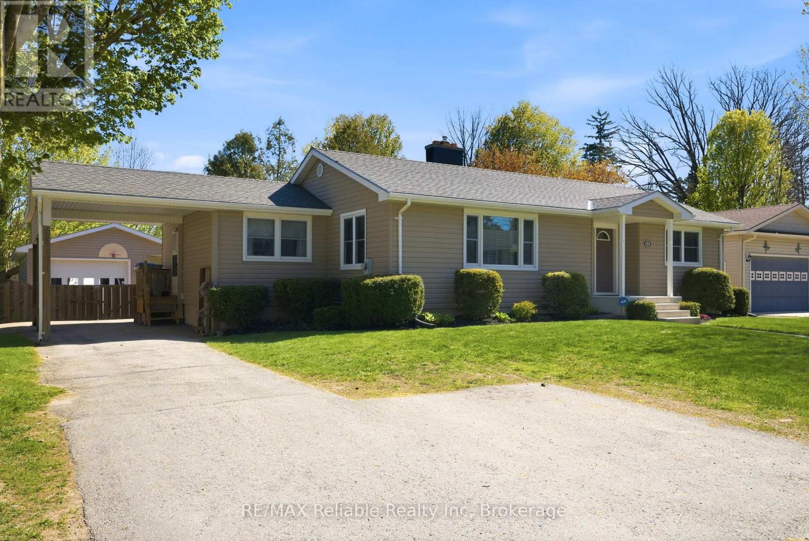 131 TOWNSEND STREET, Central Huron (Clinton)