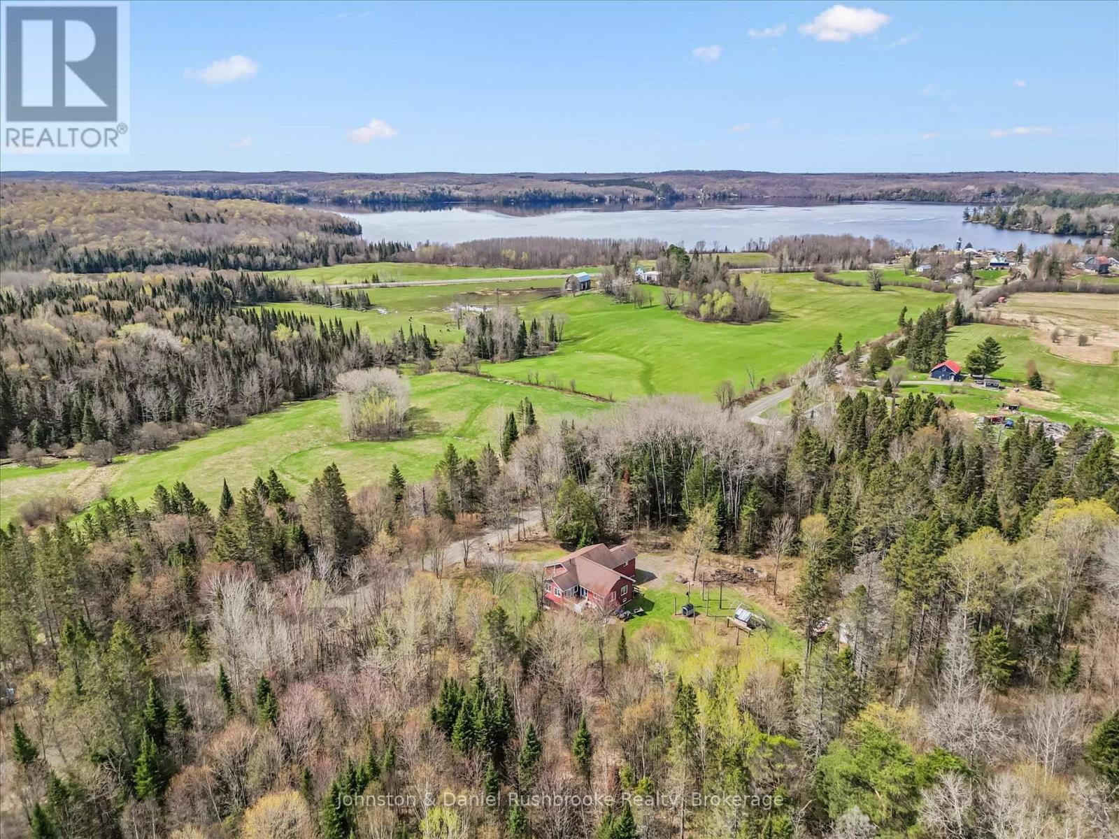 2519 SOUTH HORN LAKE RD R.R.No.3 ROAD, Magnetawan