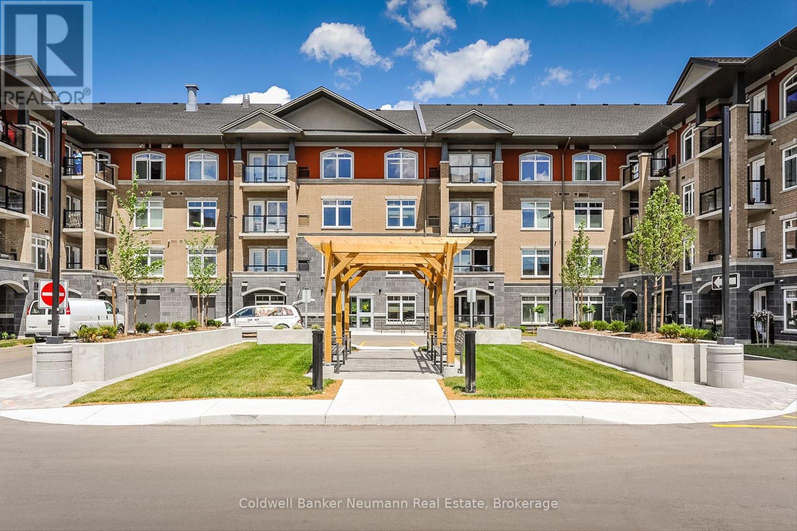 113 - 106 BARD BOULEVARD, Guelph (Pineridge/Westminster Woods)