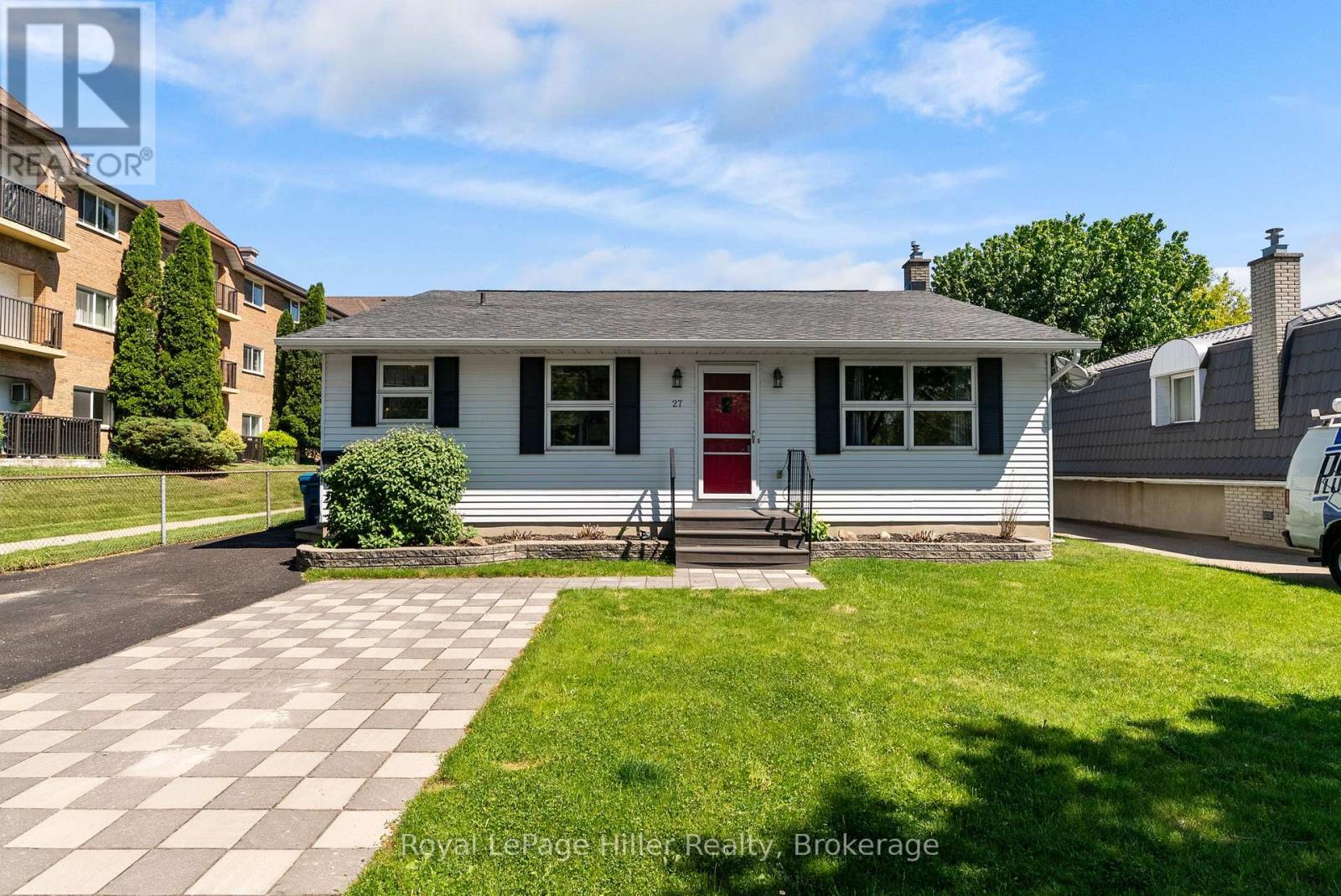 27 GREENWOOD DRIVE, Stratford