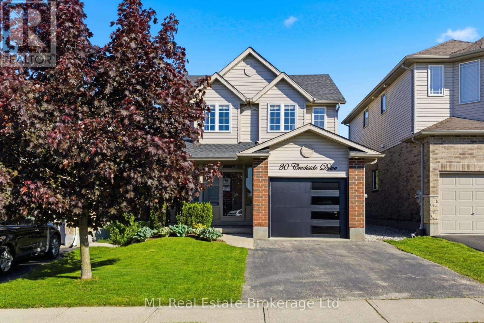 30 CREEKSIDE DRIVE, Guelph (Grange Road)