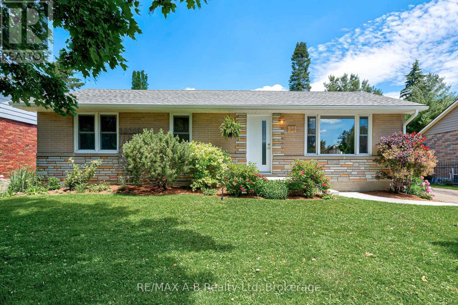 138 WOODS STREET, Stratford