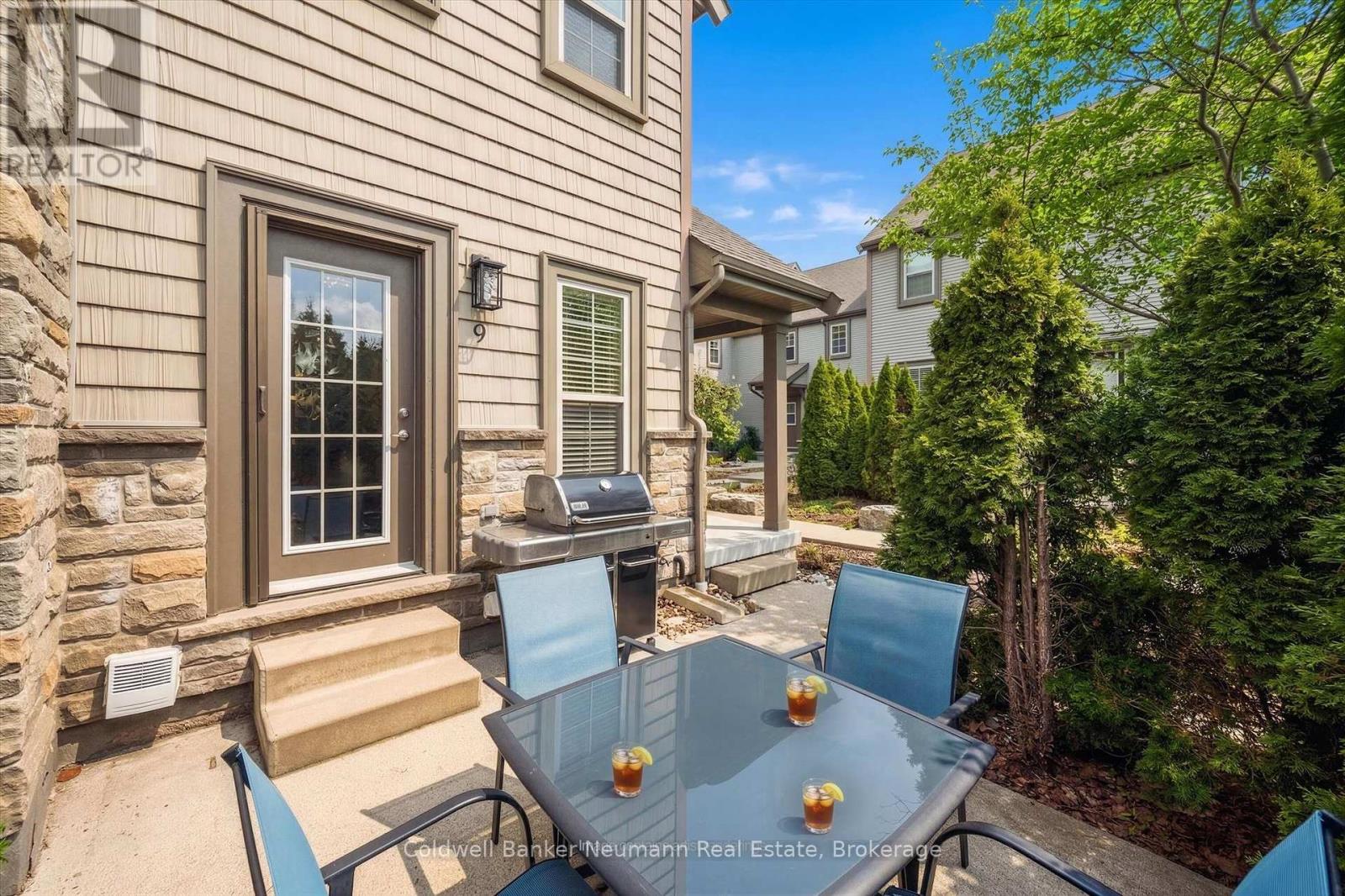 9 - 100 FREDERICK DRIVE, Guelph (Pineridge/Westminster Woods)