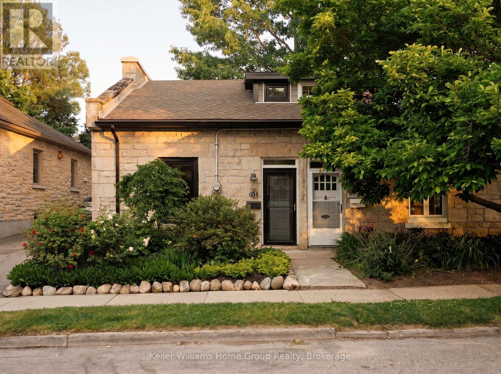 61 ESSEX STREET, Guelph (Downtown)