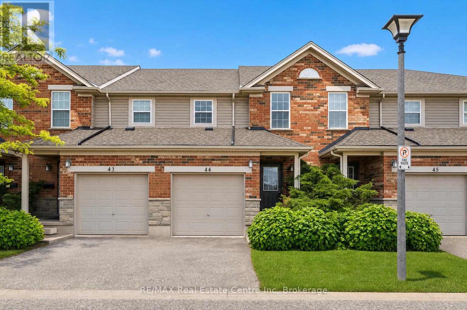 44 - 124 GOSLING GARDENS, Guelph (Clairfields/Hanlon Business Park)
