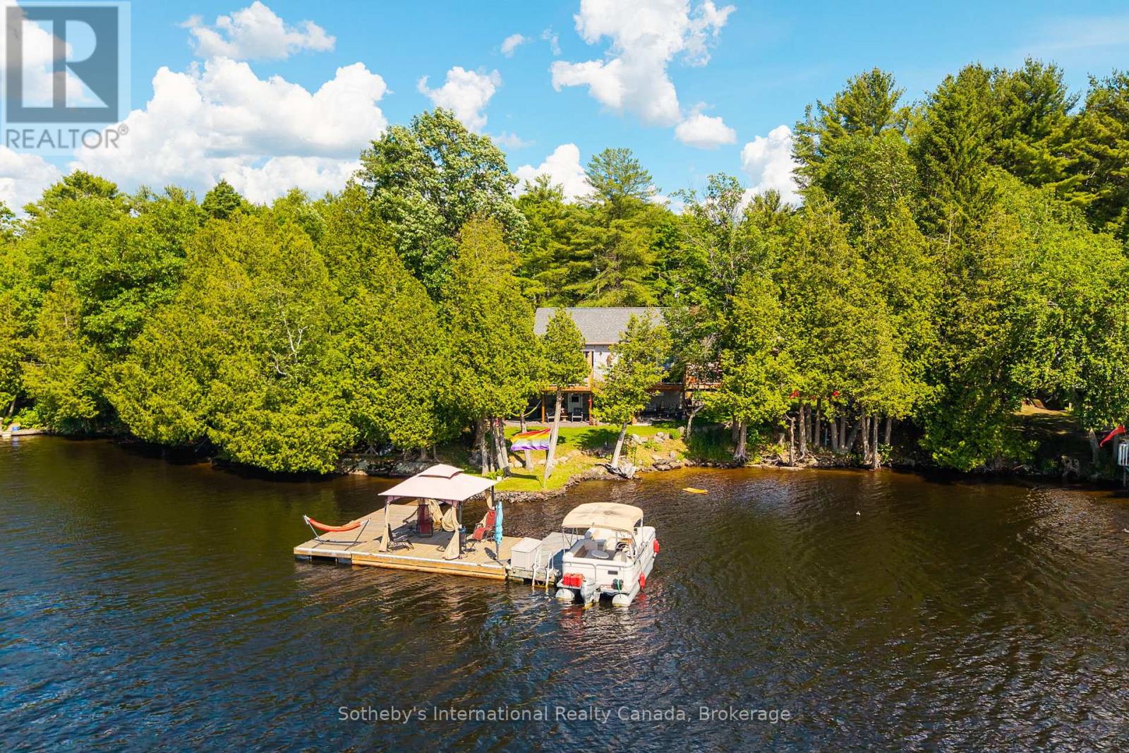 8 LAKEVIEW CRESCENT, McKellar