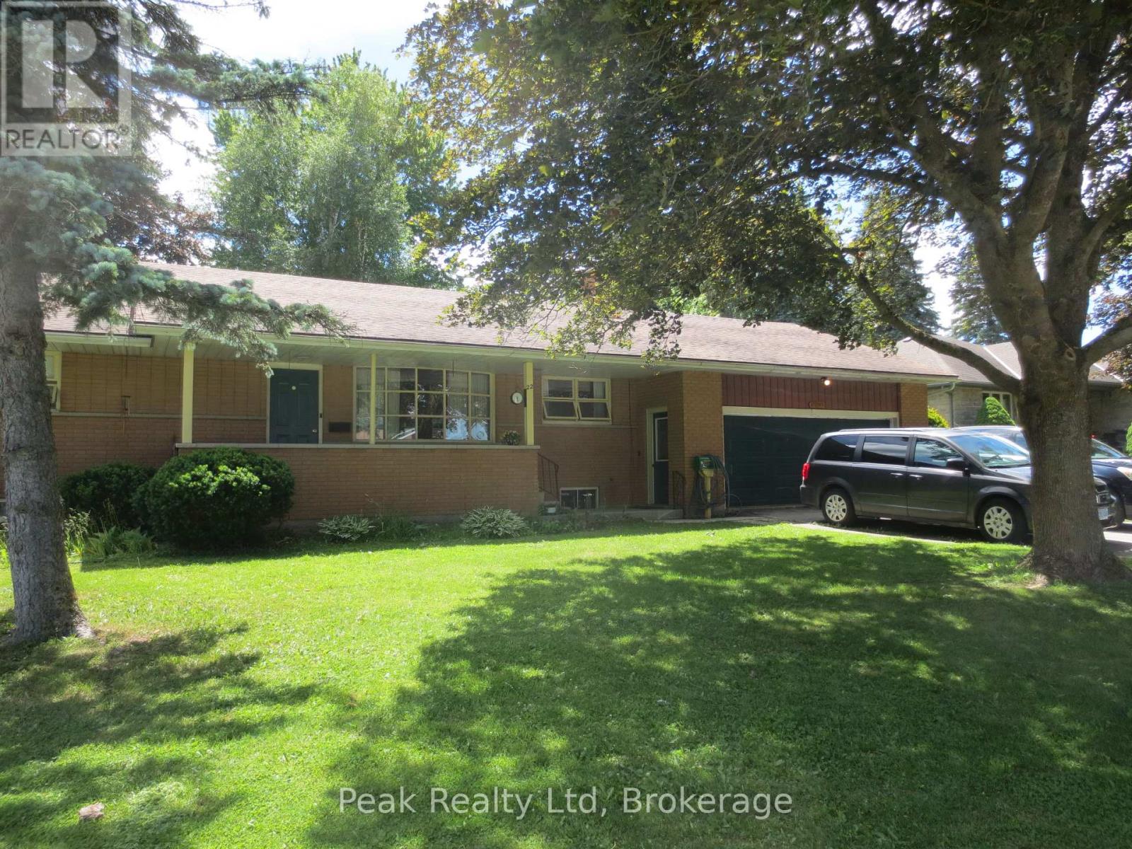 22 BROWN STREET S, Minto