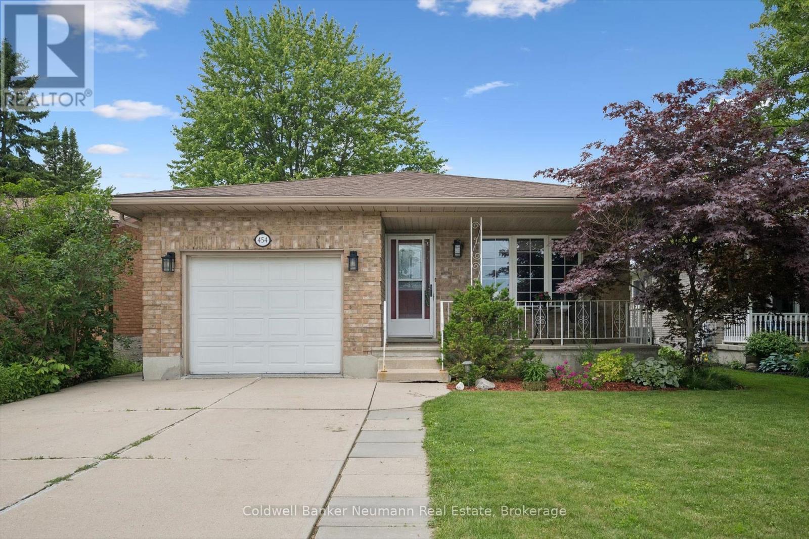 454 HIBERNIA STREET, Stratford