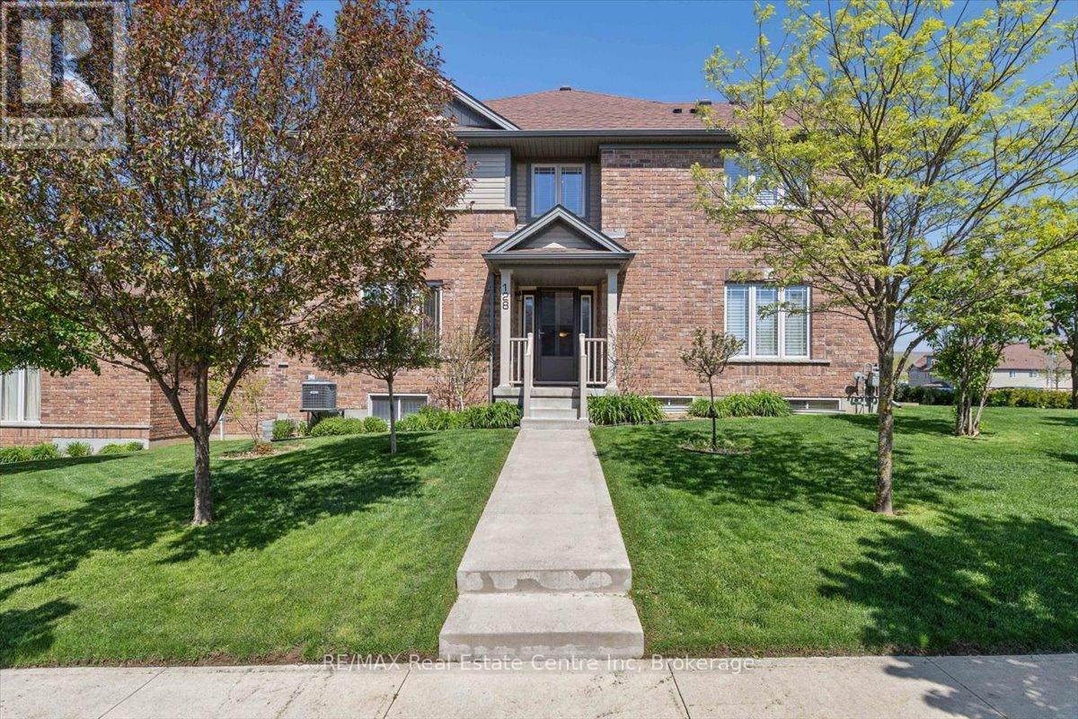 128 INGRAM DRIVE, Guelph (Victoria North)